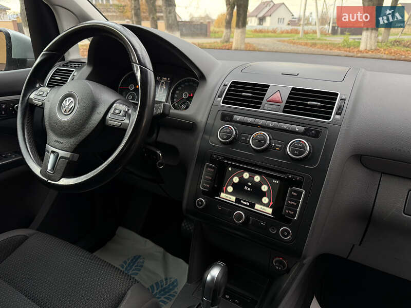 Мінівен Volkswagen Touran 2013 в Тячеві