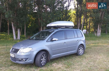 Минивэн Volkswagen Touran 2008 в Киеве