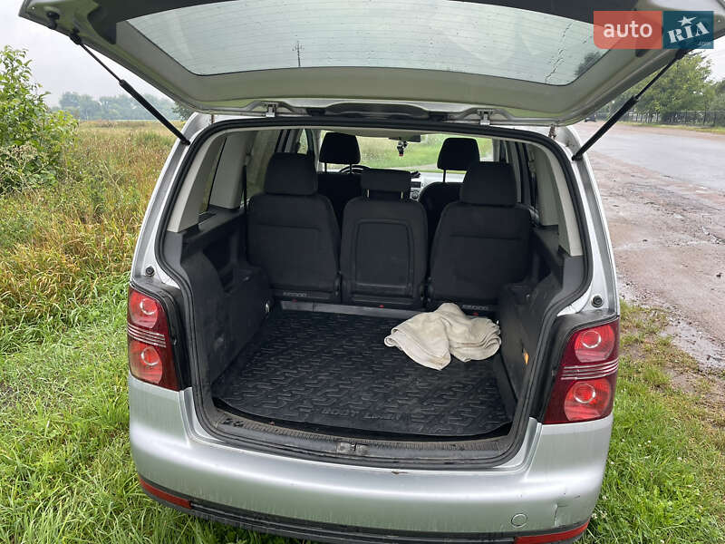 Мінівен Volkswagen Touran 2009 в Андрушівці фото 5 Мінівен Volkswagen Touran 2009 в Андрушівці