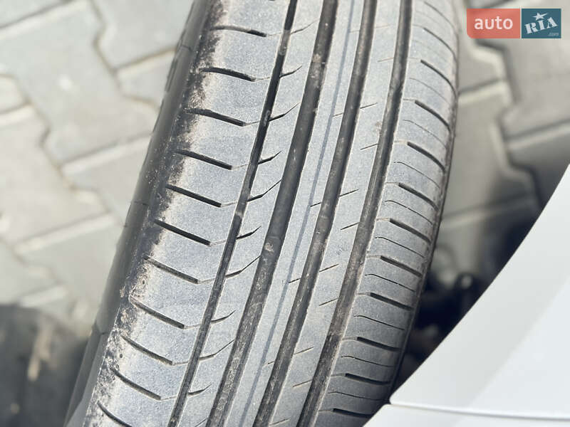 Минивэн Volkswagen Touran 2012 в Дубно