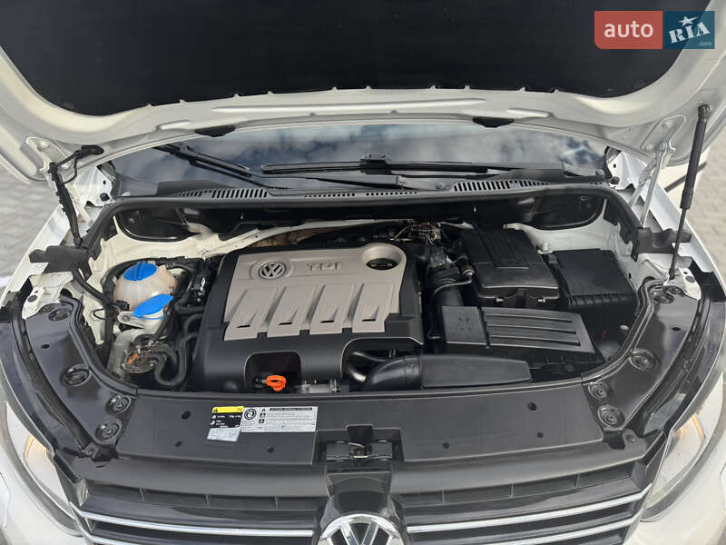 Минивэн Volkswagen Touran 2012 в Дубно