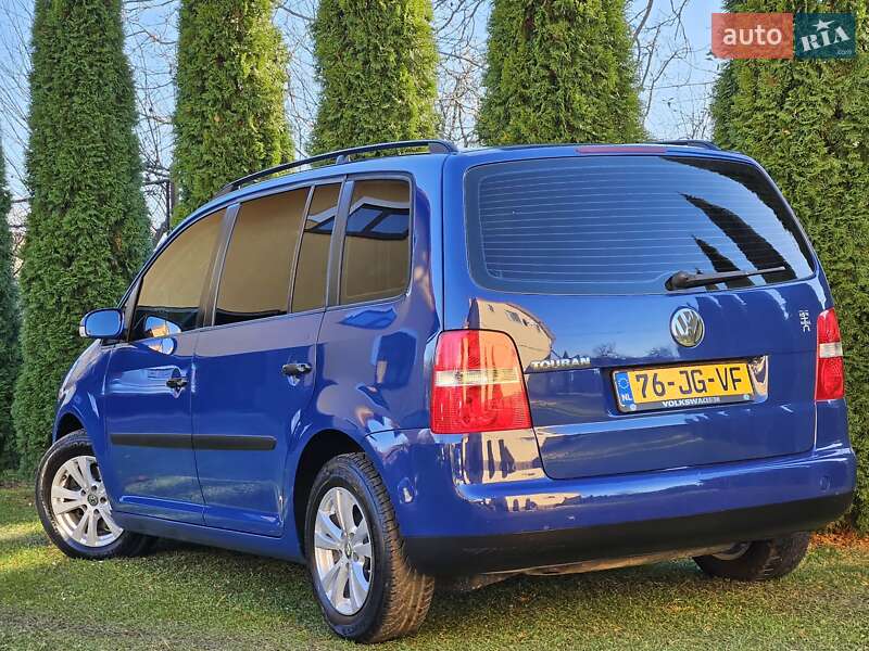 Минивэн Volkswagen Touran 2004 в Дрогобыче