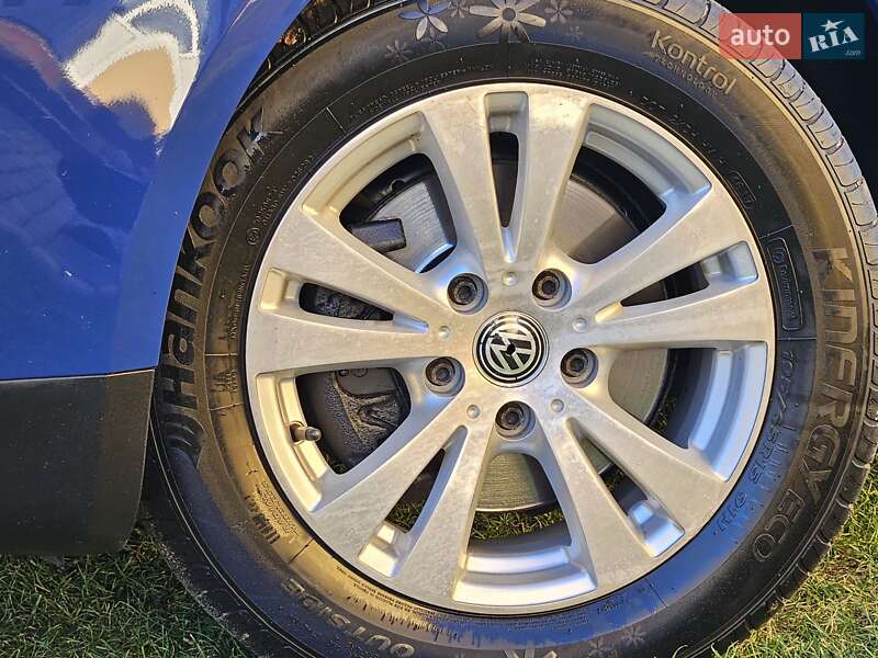 Минивэн Volkswagen Touran 2004 в Дрогобыче