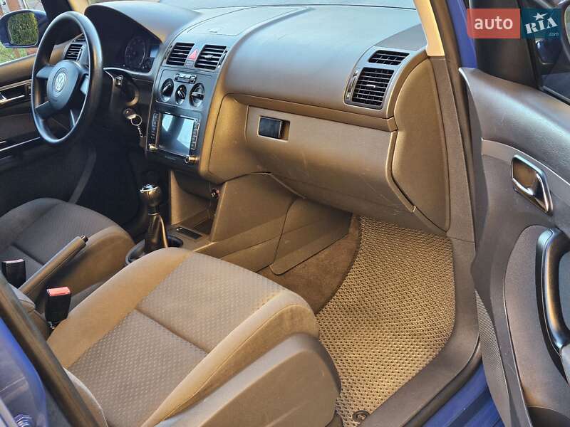 Минивэн Volkswagen Touran 2004 в Дрогобыче