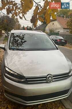 Микровэн Volkswagen Touran 2017 в Сваляве