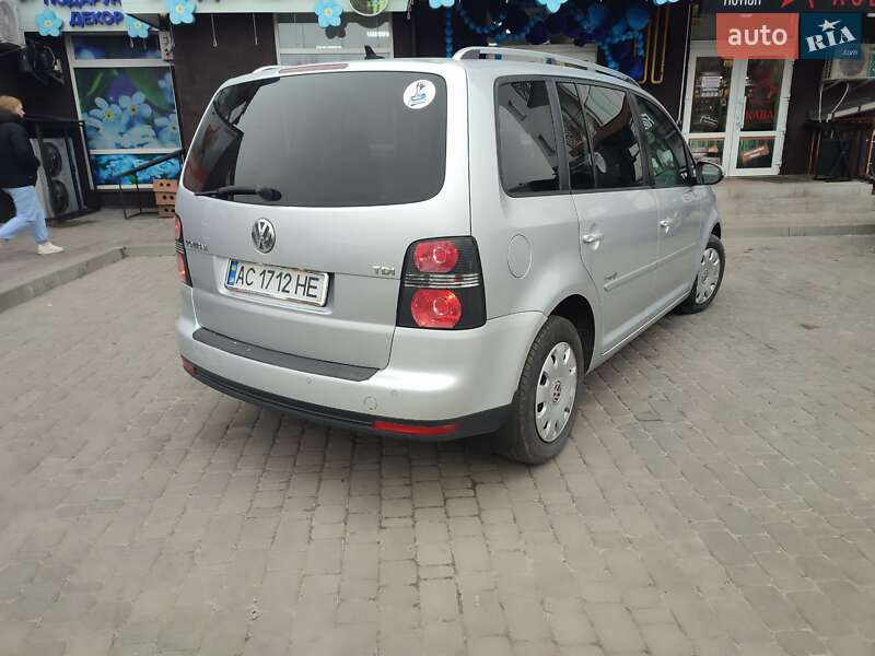 Минивэн Volkswagen Touran 2009 в Ратным