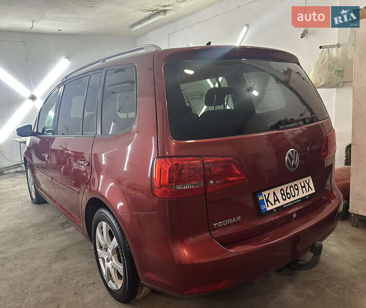 Минивэн Volkswagen Touran 2013 в Киеве