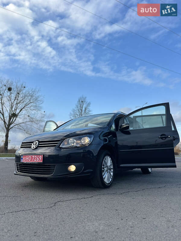 Мінівен Volkswagen Touran 2015 в Луцьку