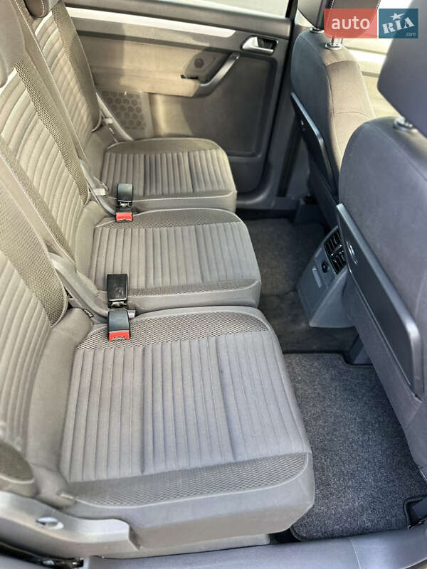 Мінівен Volkswagen Touran 2015 в Луцьку