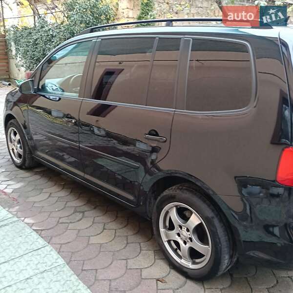 Минивэн Volkswagen Touran 2011 в Звягеле