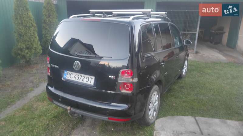 Минивэн Volkswagen Touran 2010 в Львове