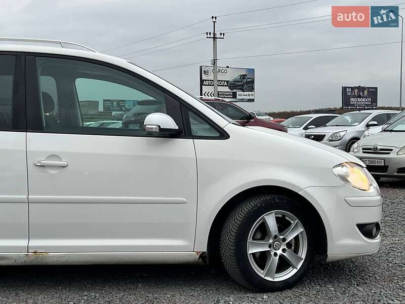 Минивэн Volkswagen Touran 2009 в Львове
