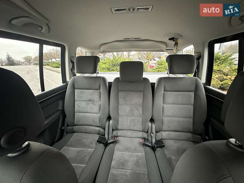 Минивэн Volkswagen Touran 2013 в Киеве