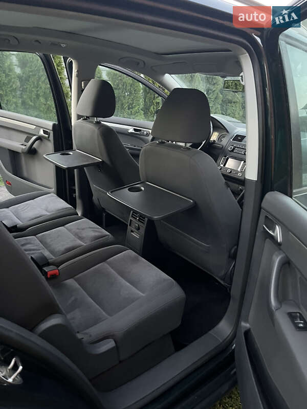 Минивэн Volkswagen Touran 2011 в Чигирине