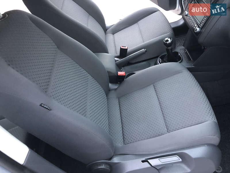 Минивэн Volkswagen Touran 2005 в Ровно фото 26 Минивэн Volkswagen Touran 2005 в Ровно