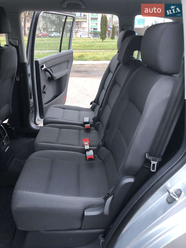 Минивэн Volkswagen Touran 2005 в Ровно фото 31 Минивэн Volkswagen Touran 2005 в Ровно