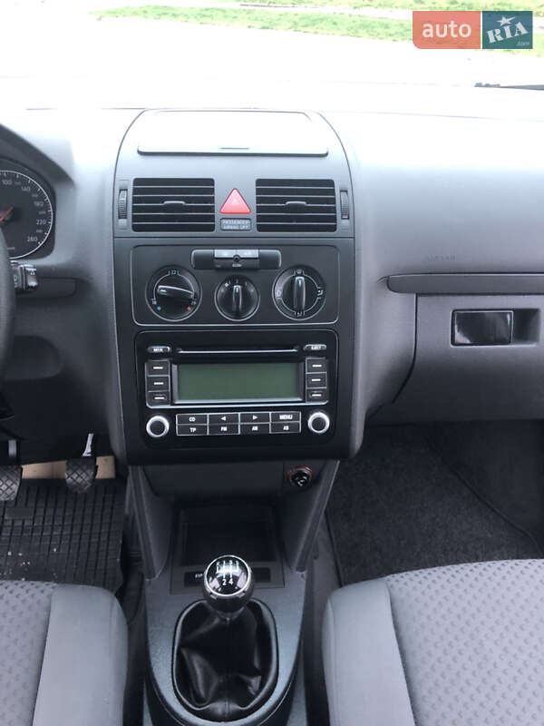 Минивэн Volkswagen Touran 2005 в Ровно фото 36 Минивэн Volkswagen Touran 2005 в Ровно