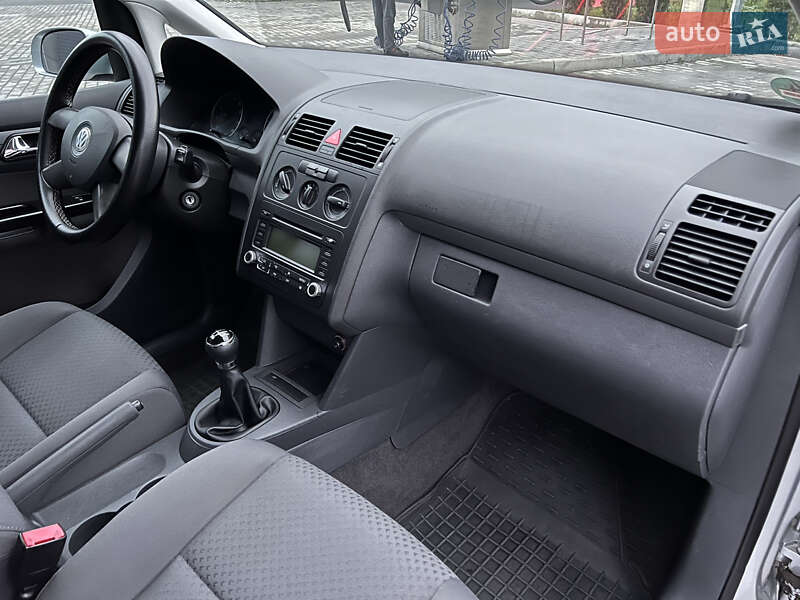 Минивэн Volkswagen Touran 2005 в Малине фото 50 Минивэн Volkswagen Touran 2005 в Малине