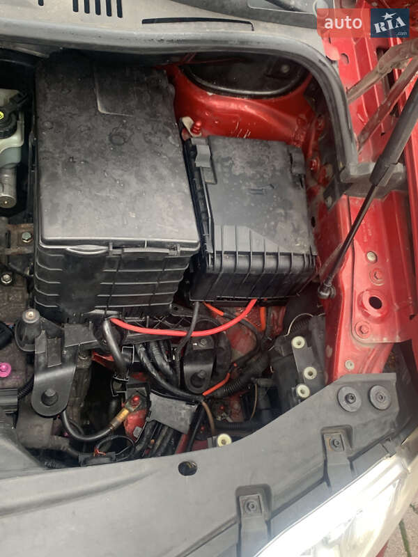 Минивэн Volkswagen Touran 2004 в Миргороде