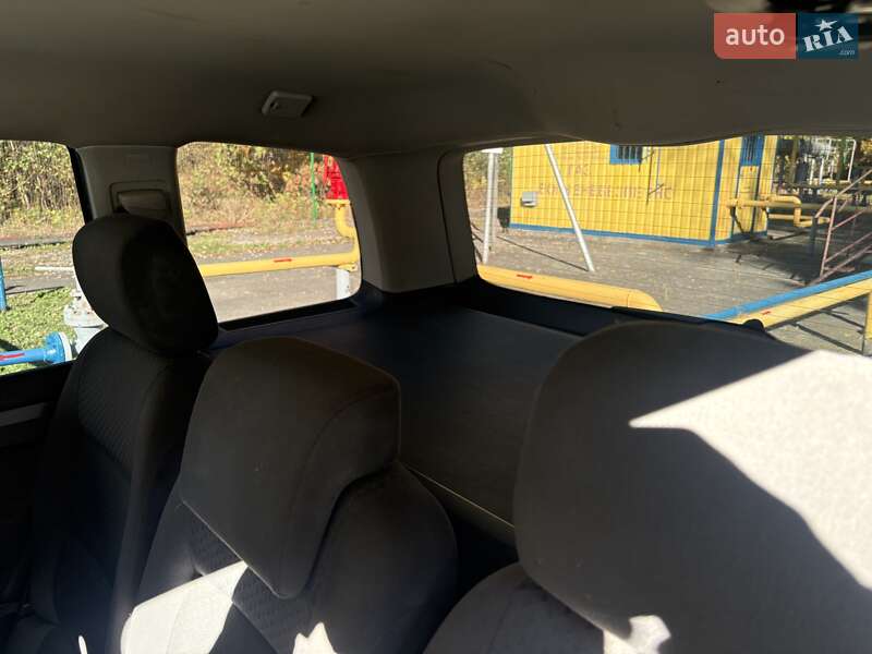 Минивэн Volkswagen Touran 2003 в Черновцах