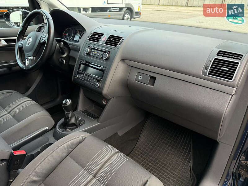 Минивэн Volkswagen Touran 2012 в Харькове