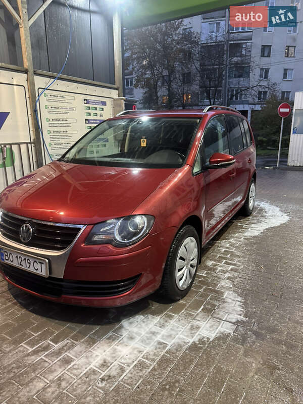 Минивэн Volkswagen Touran 2009 в Тернополе