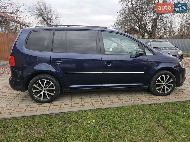 Минивэн Volkswagen Touran 2012 в Стрые