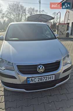 Минивэн Volkswagen Touran 2010 в Ладыжине