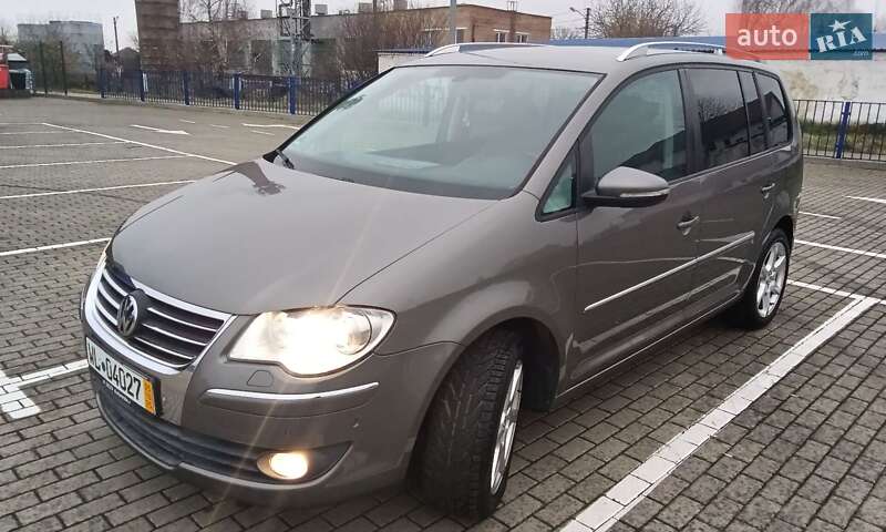Минивэн Volkswagen Touran 2010 в Нововолынске фото 10 Минивэн Volkswagen Touran 2010 в Нововолынске