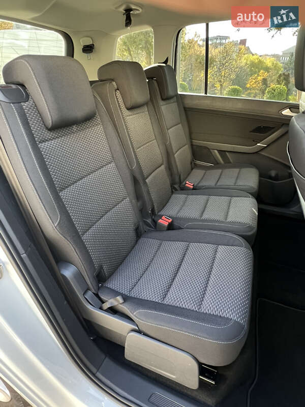 Микровэн Volkswagen Touran 2020 в Тернополе