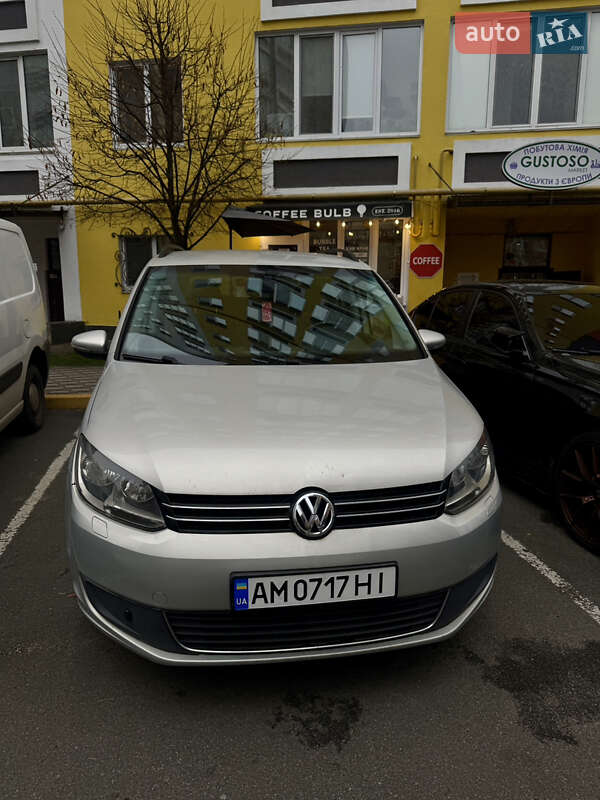 Volkswagen Touran 2011