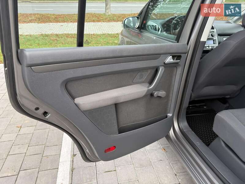 Минивэн Volkswagen Touran 2007 в Белой Церкви