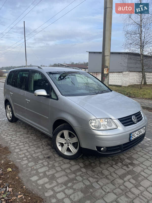 Минивэн Volkswagen Touran 2006 в Новояворовске фото Минивэн Volkswagen Touran 2006 в Новояворовске