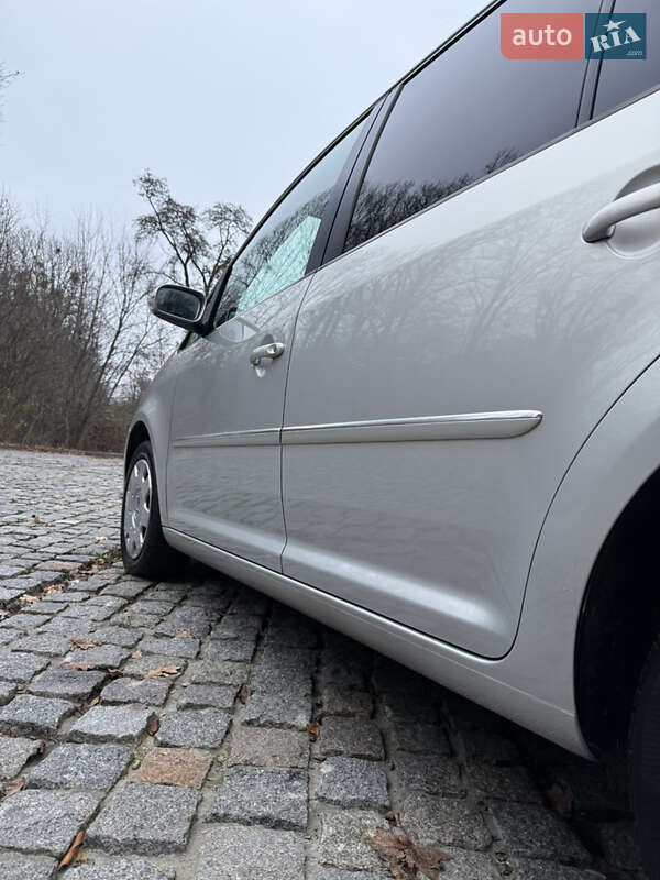 Минивэн Volkswagen Touran 2009 в Киеве