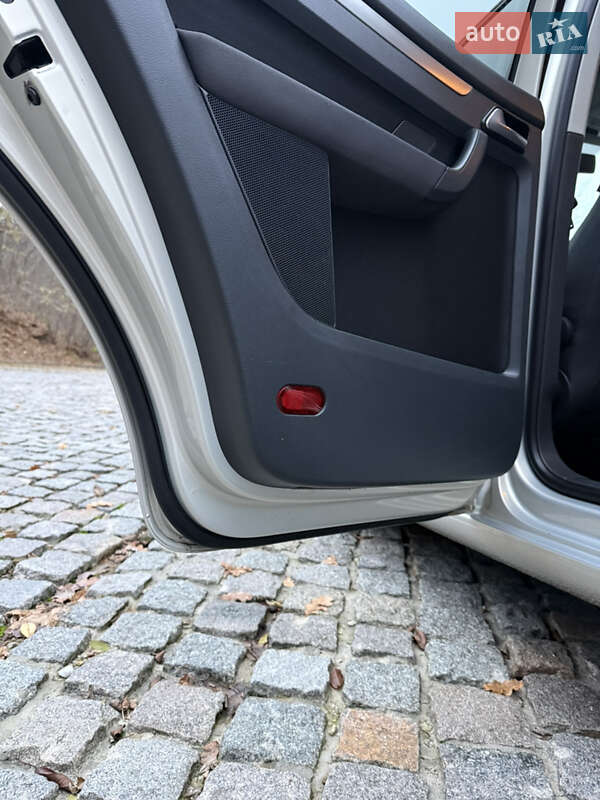 Минивэн Volkswagen Touran 2009 в Киеве