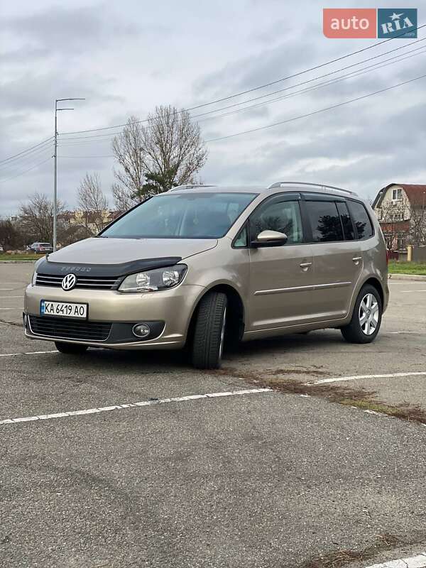 Volkswagen Touran 2012