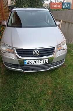 Мінівен Volkswagen Touran 2007 в Костопілі