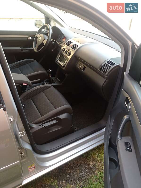 Мінівен Volkswagen Touran 2007 в Костопілі