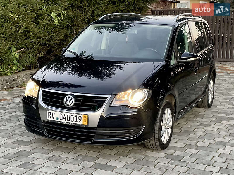 Минивэн Volkswagen Touran 2010 в Староконстантинове фото Минивэн Volkswagen Touran 2010 в Староконстантинове