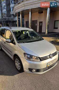 Мінівен Volkswagen Touran 2012 в Києві