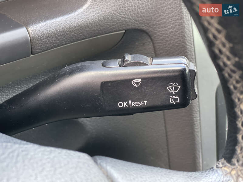 Минивэн Volkswagen Touran 2007 в Нововолынске