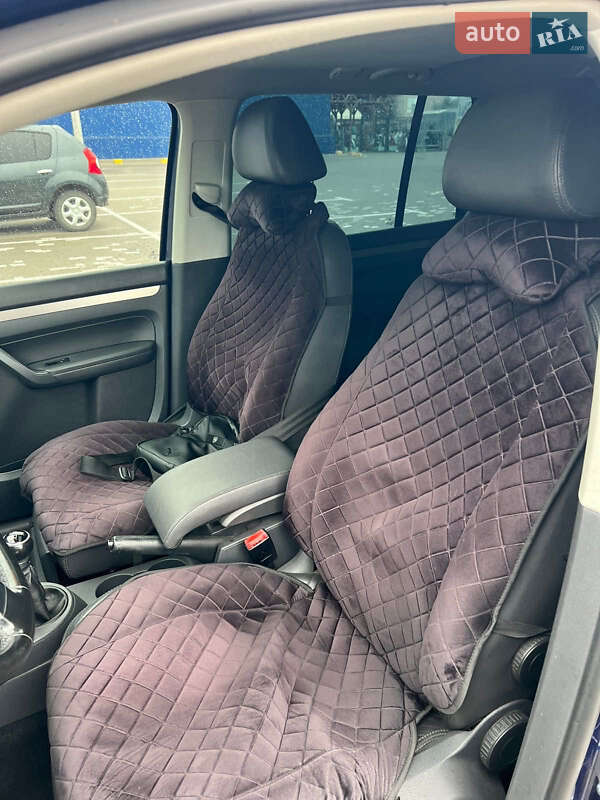 Минивэн Volkswagen Touran 2007 в Луцке