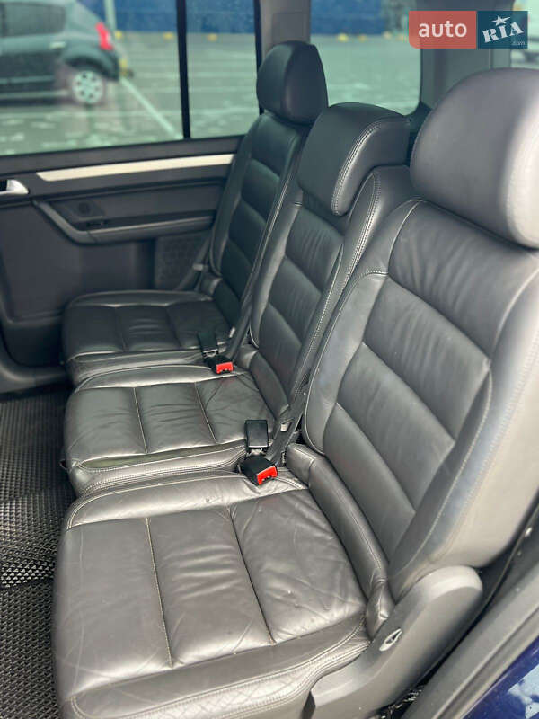 Минивэн Volkswagen Touran 2007 в Луцке