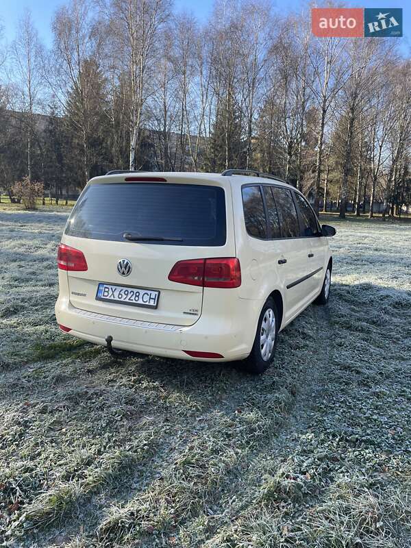 Минивэн Volkswagen Touran 2013 в Староконстантинове