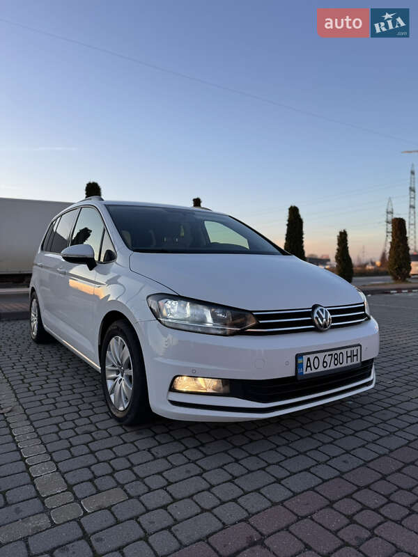 Микровэн Volkswagen Touran 2015 в Виноградове