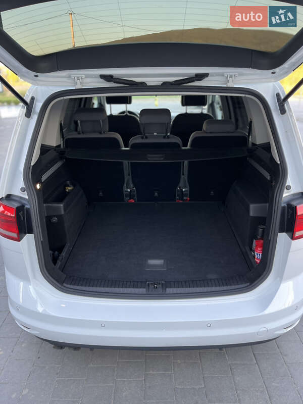 Микровэн Volkswagen Touran 2015 в Виноградове