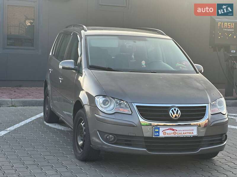 Минивэн Volkswagen Touran 2009 в Одессе
