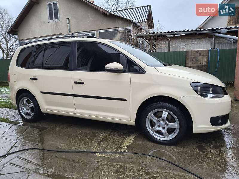 Минивэн Volkswagen Touran 2013 в Ивано-Франковске