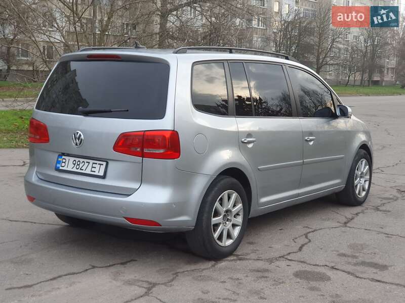 Минивэн Volkswagen Touran 2011 в Кременчуге