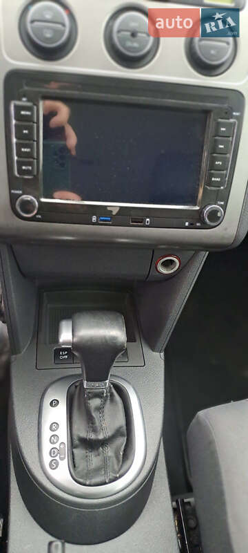 Минивэн Volkswagen Touran 2007 в Рожище